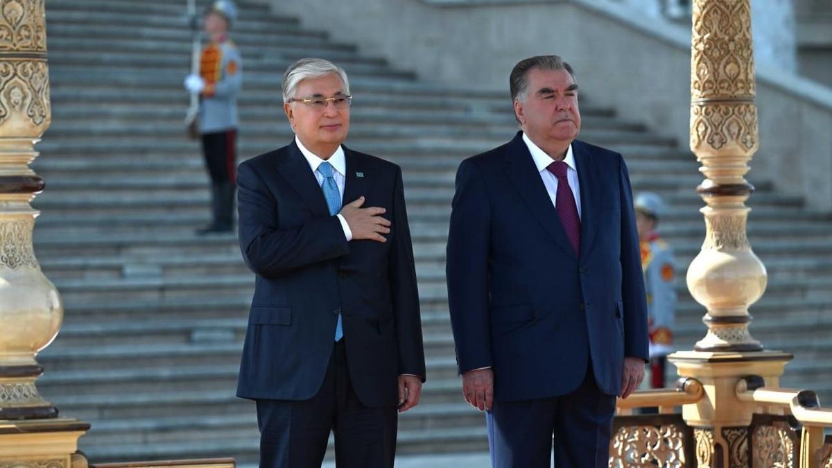 ПРЕЗИДЕНТ ҚАСЫМ-ЖОМАРТ ТОҚАЕВ ДУШАНБЕГЕ МЕМЛЕКЕТТІК САПАР­МЕН БАРДЫ
